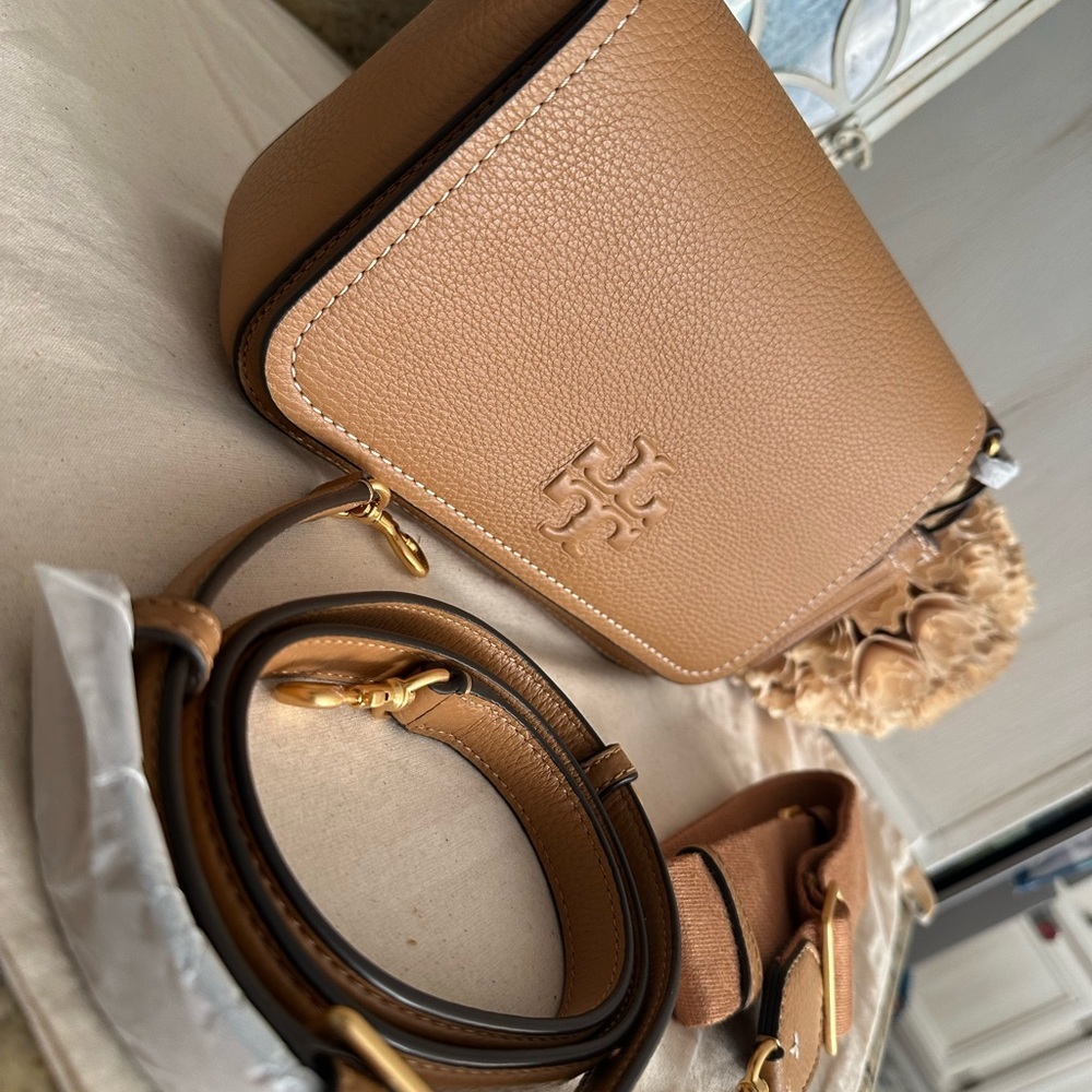 New Tory Burch Thea web flap crossbody tan - Picture 3 of 14